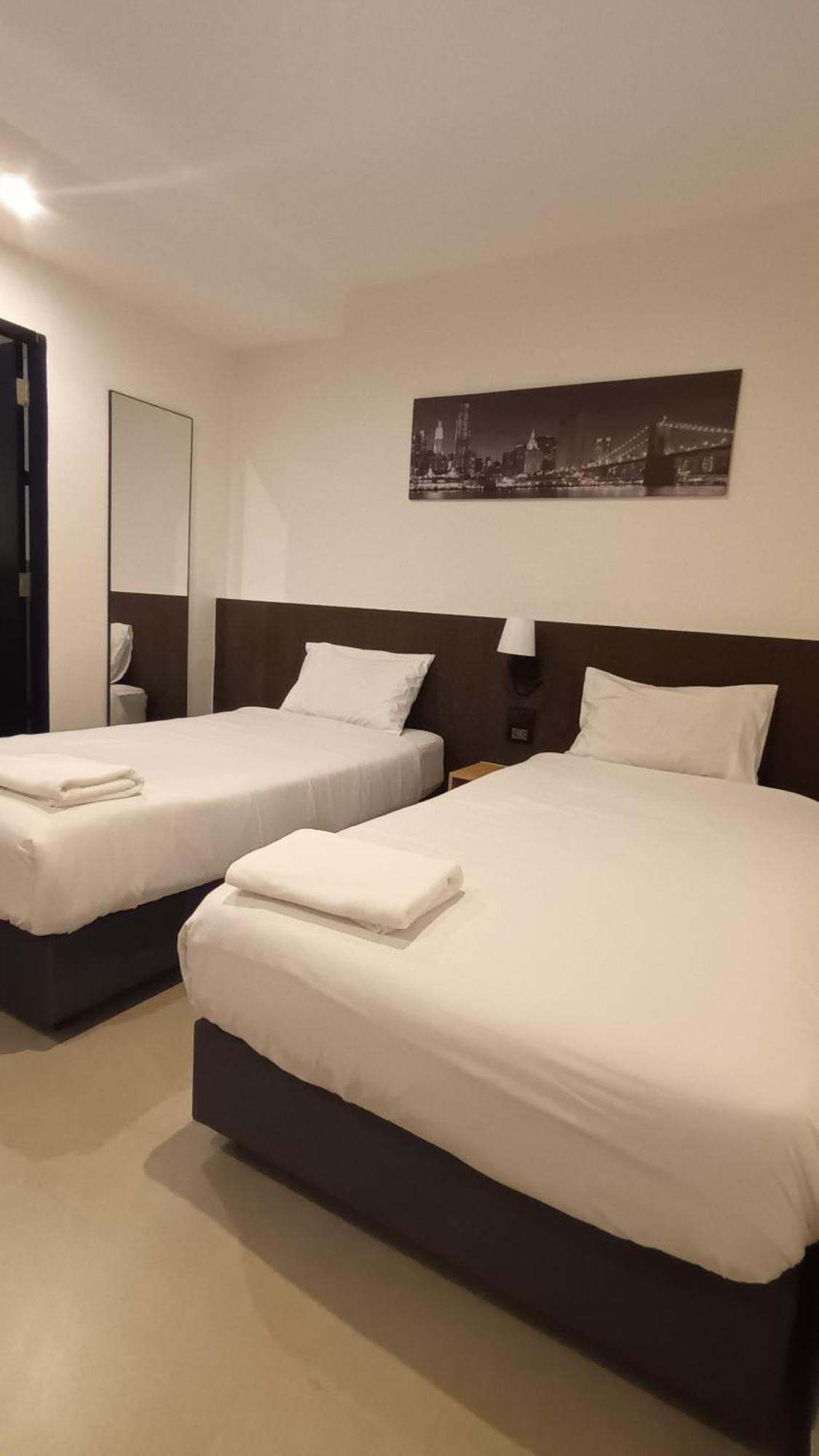 The Blocks Hostel Sukhumvit 10 Bangkok Exterior photo