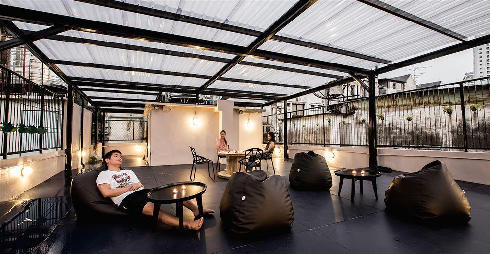 The Blocks Hostel Sukhumvit 10 Bangkok Exterior photo