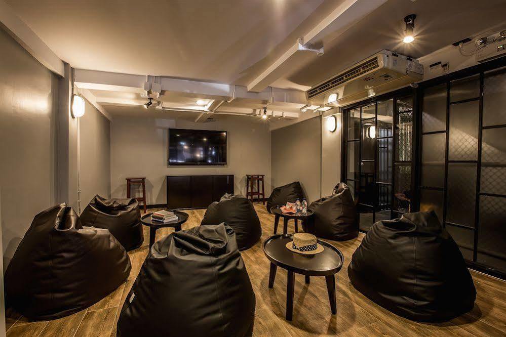 The Blocks Hostel Sukhumvit 10 Bangkok Exterior photo