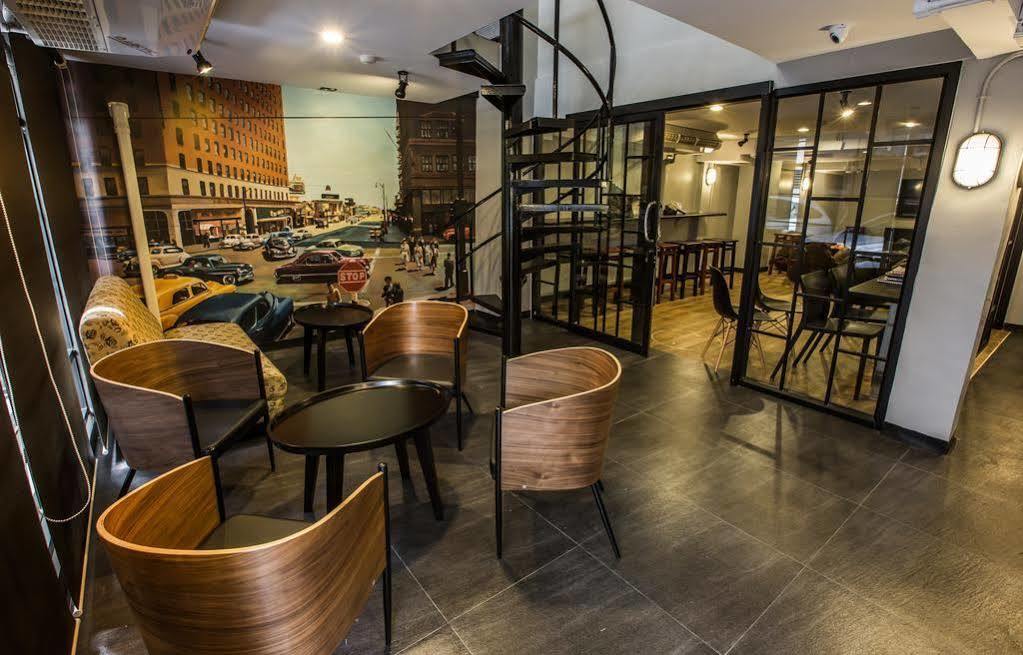 The Blocks Hostel Sukhumvit 10 Bangkok Exterior photo